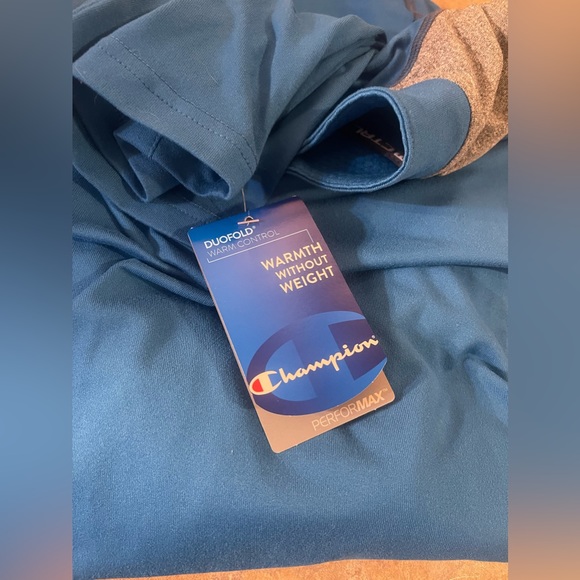 Champion half zip size L. New with tags warmth without weight. - Picture 4 of 5
